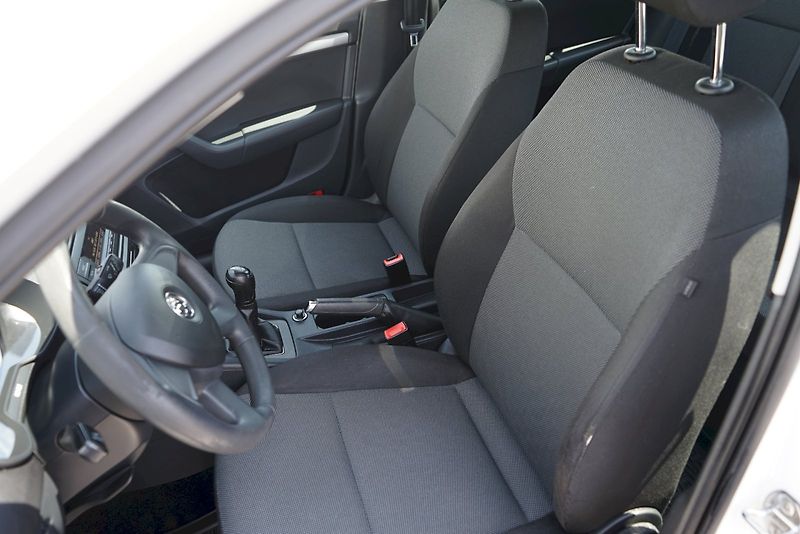 Škoda Octavia (2013) TSI 77 kW Active - fotka 9 z 21