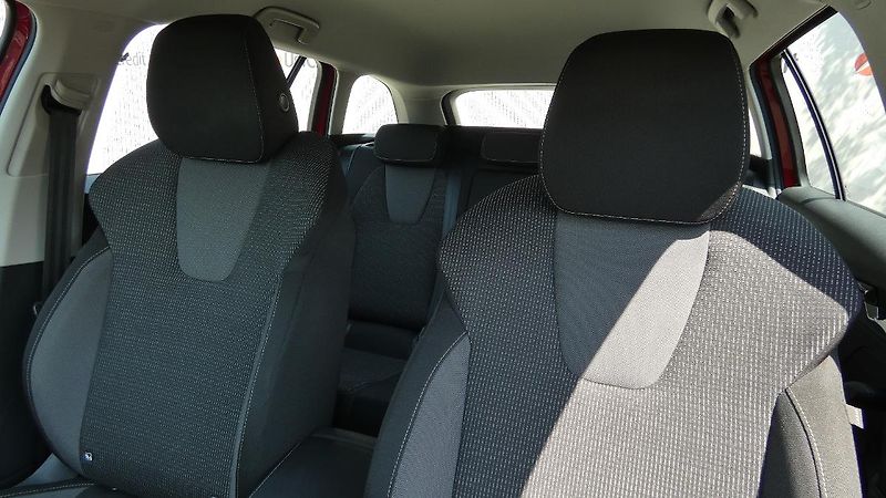 Škoda Octavia Combi 2,0 TDI Ambition - fotka 7 z 23