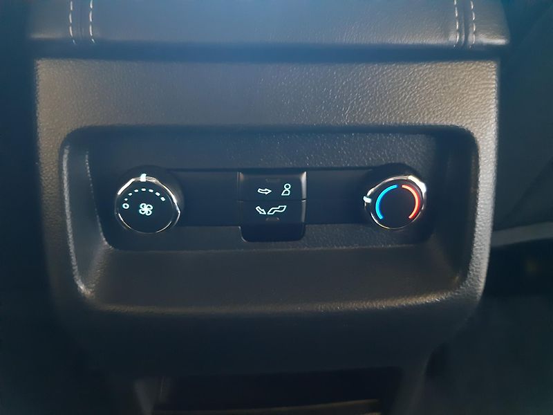 Ford Galaxy 2.0 TDCI 4X4 NAVI 7 míst       - fotka 27 z 36