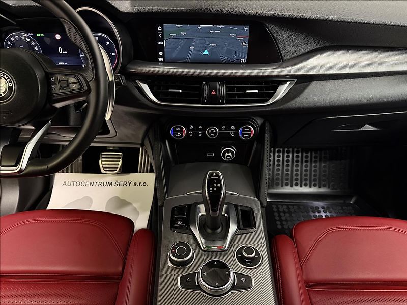 Alfa Romeo Stelvio VELOCE 154kW Q4 TAŽNÉ MATRIX - fotka 18 z 41