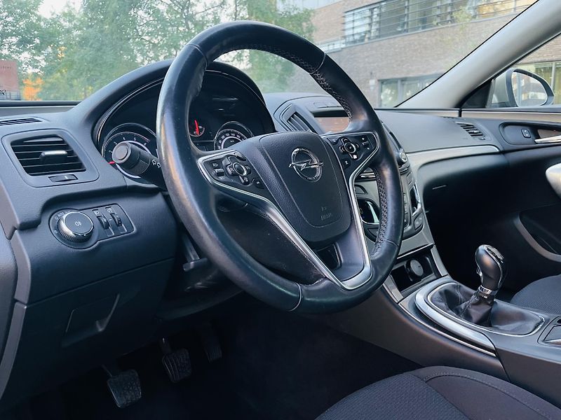 Opel Insignia 2.0CDTi MANUÁL VÝHŘEV LED - fotka 25 z 41