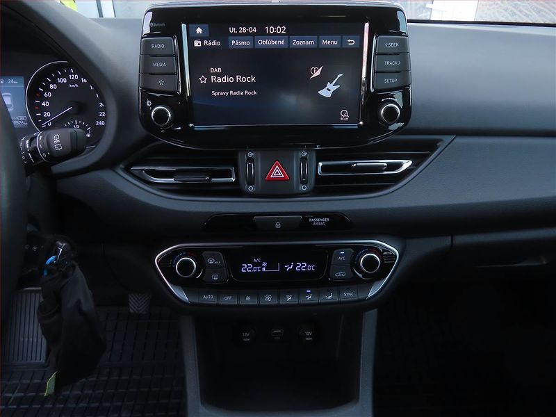 Hyundai i30 (2023) Family 1.5 T-GDI MHEV - fotka 12 z 19