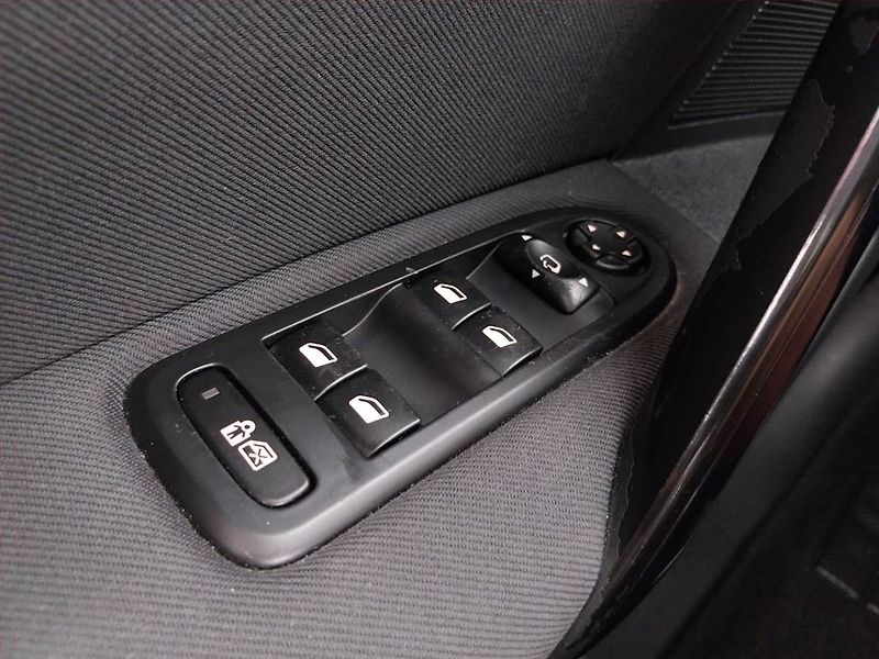 Nissan Qashqai (2025) 1.3 DIG-T MHEV, N-Connecta - fotka 13 z 18