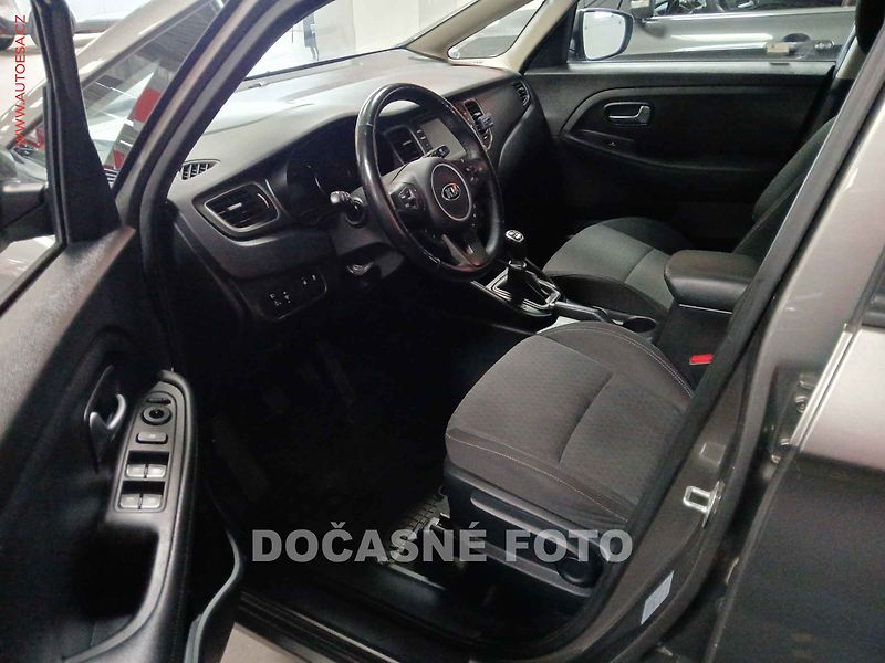 Kia Carens (2017) 1.6 i, 2.maj,ČR, navi, autoAC - fotka 3 z 3