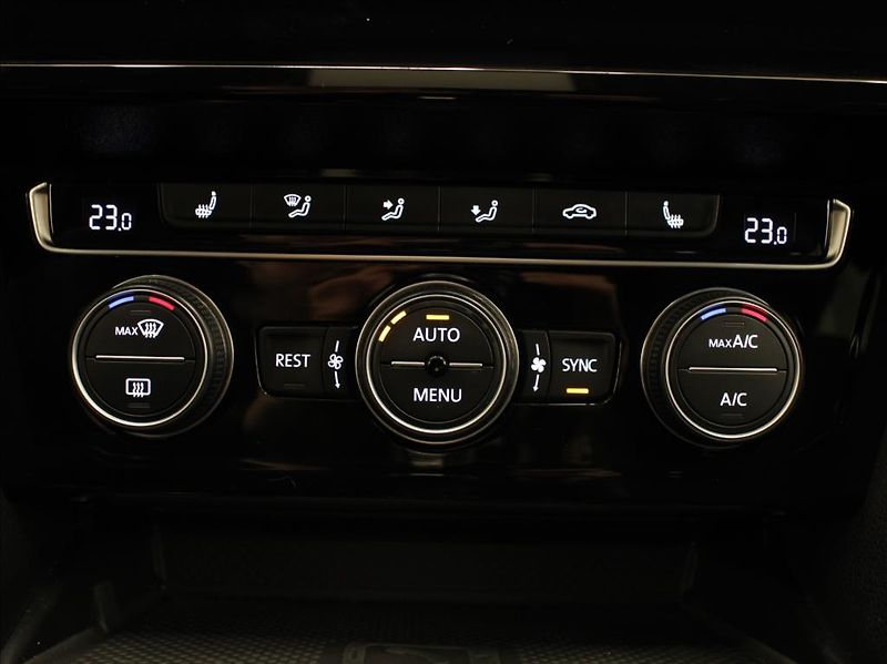 Volkswagen Arteon 2,0 TDI 176kW 4M R-line DCC ČR - fotka 22 z 29