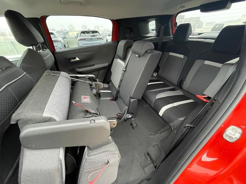 Opel Frontera (2026) MHEV 1.2T 110k GS AT6 - fotka 15 z 20