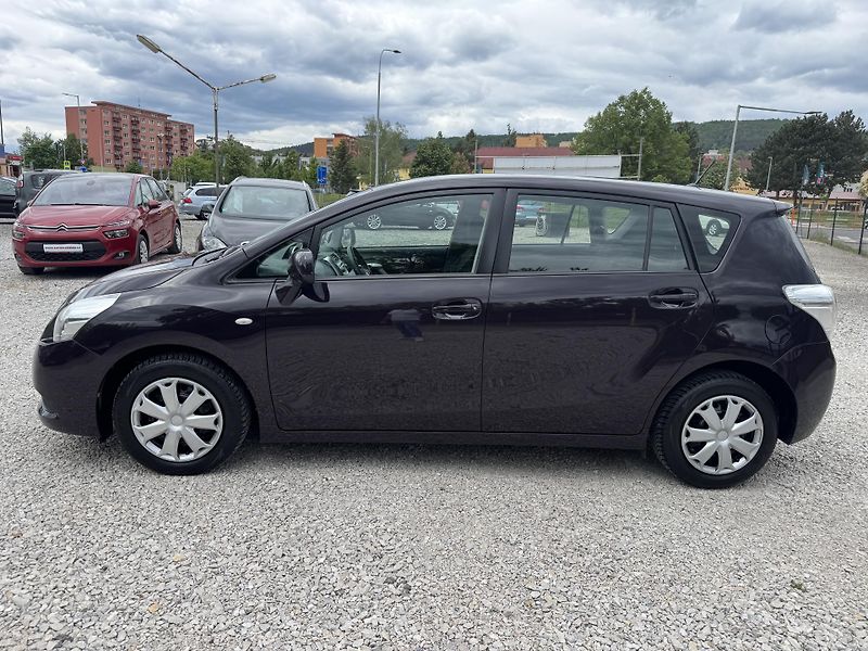 Toyota Verso (2010) 1.6VVTi,rezervace - fotka 7 z 39