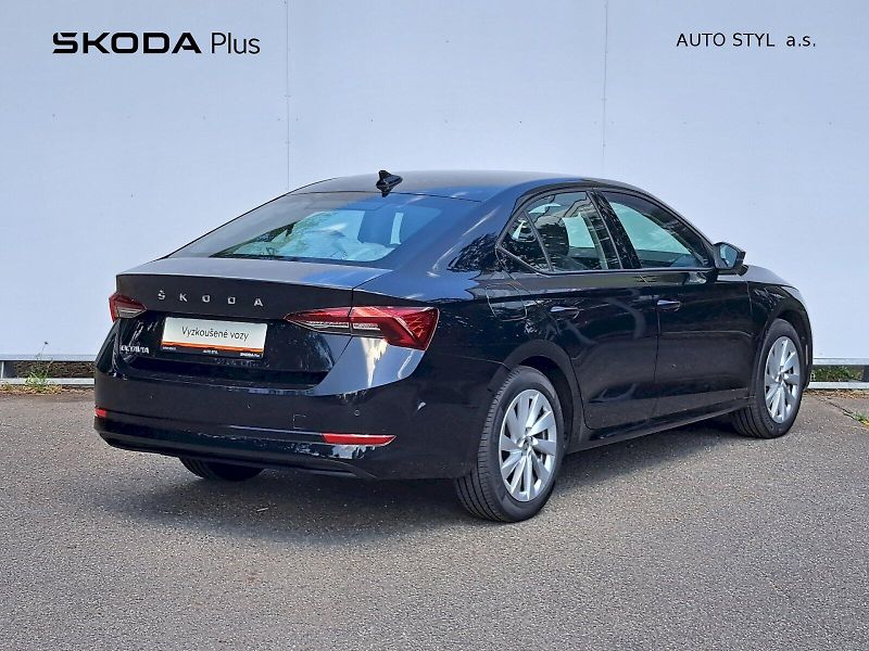 Škoda Octavia (2023) Ambition 1,5 TSI 110 kW - fotka 2 z 23