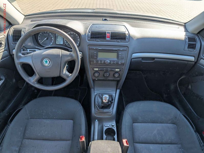 Škoda Octavia (2008) 2.0 TDi, ČR, Elegance, TZ - fotka 8 z 16