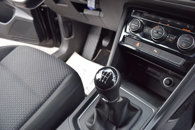 Volkswagen Touran (2017) 1.4TSI 110kw CLBMT 7MÍST TAŽNÉ - fotka 35 z 50