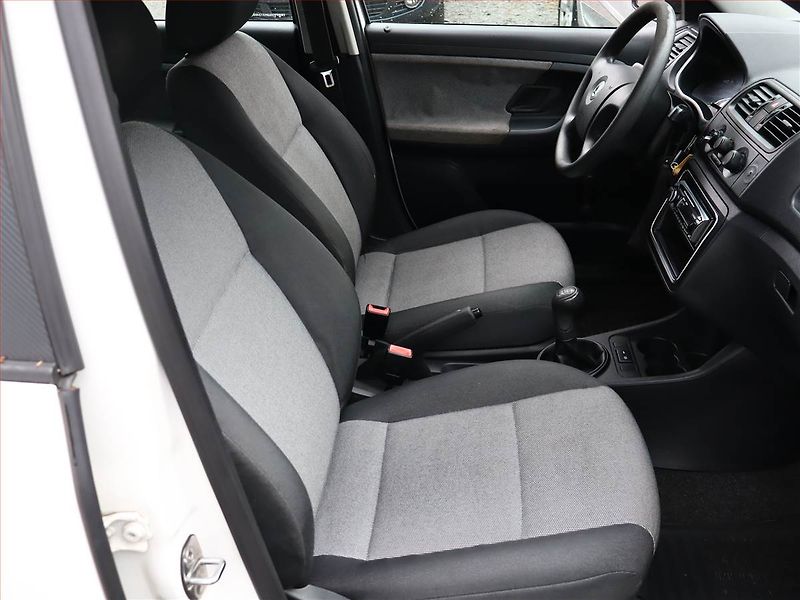 Škoda Fabia (2009) 1.2 12V, po STK, jezdí dobře - fotka 7 z 11