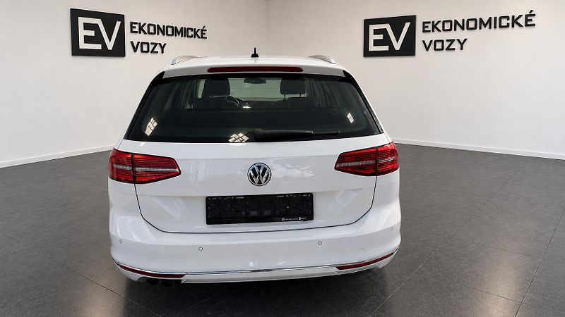 Volkswagen Passat (2019) 2.0 TDI 140kW,ČR, 4MOT DSG - fotka 10 z 48