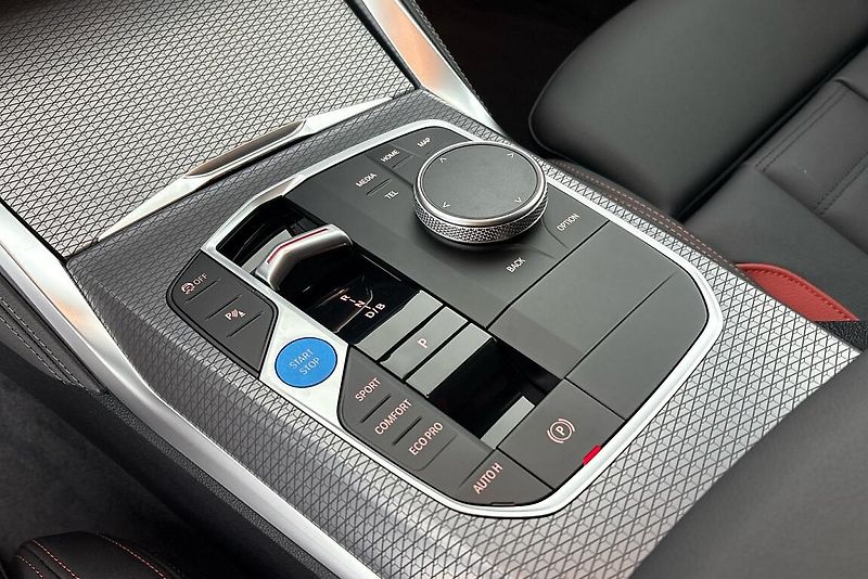 BMW i4 xDrive40 - fotka 22 z 24