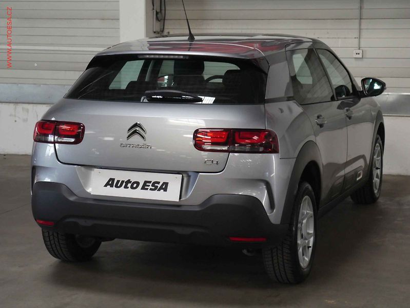 Citroën C4 Cactus (2018) 1.2 PT, 2.maj,ČR, servis - fotka 6 z 19