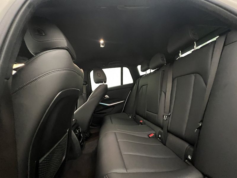 BMW Řada 3 330e xDrive M-Sport Kam ACC Ta - fotka 33 z 36