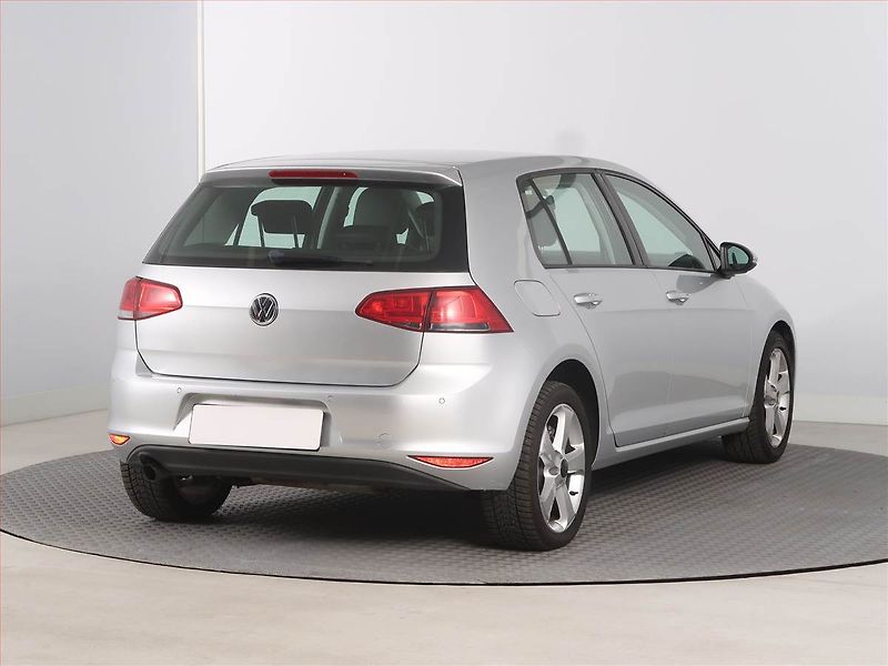 Volkswagen Golf (2013) Highline 1.6 TDI, Automat - fotka 5 z 17