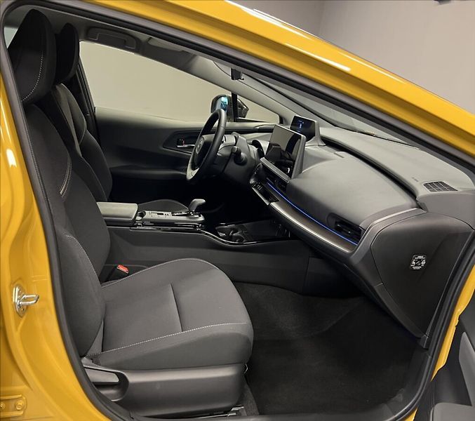 Toyota Prius 2,0 PHEV Comfort - fotka 10 z 17
