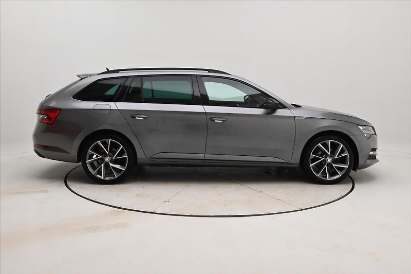 Škoda Superb 1,4 TSI 115kW iV DSG Sportline - fotka 4 z 32