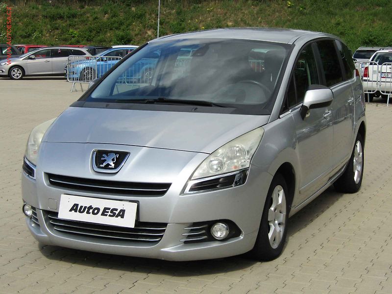 Peugeot 5008 (2011) 1.6 HDi, ČR, AAC - fotka 3 z 15