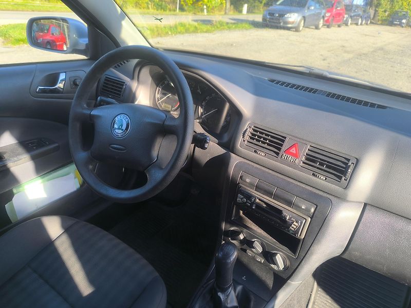 Škoda Octavia KRÁSNÁ,170TKM,1MAJ.SERVISKA - fotka 7 z 24