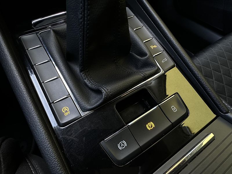 Škoda Superb (2016) 1.8TSI/132kW *STYLE* 1.Maj.  - fotka 19 z 38