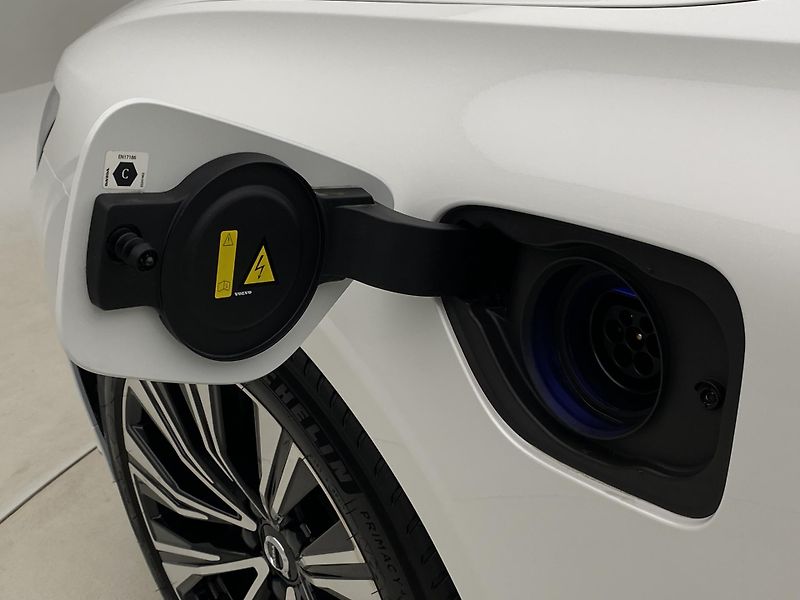 Volvo V60 T6 AWD RECHARGE REZERVACE - fotka 37 z 54