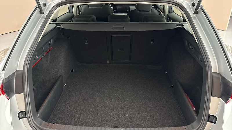 Škoda Octavia 2.0 TDI Ambition Combi - fotka 17 z 25
