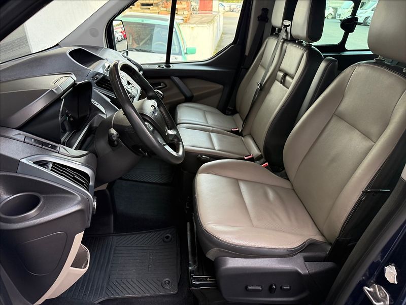 Ford Tourneo Custom 2,2 TitaniumX,114kW,velký serv - fotka 11 z 33
