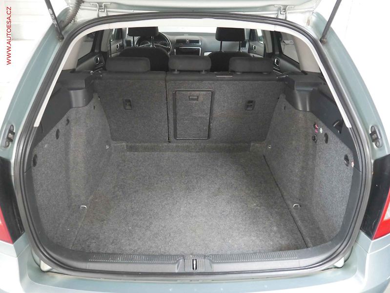 Škoda Octavia (2012) 1.6 TDi, ČR, AAC, tempo - fotka 7 z 16