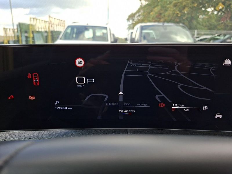 Peugeot 3008 ALLURE HYBRID 145k e-DCS6 - fotka 18 z 29