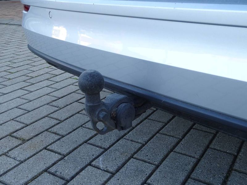 Volkswagen Golf (2022) 2,0TDi /110 kW DSG Life - fotka 7 z 27