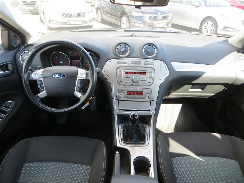 Ford Mondeo 1,8 TDCi 92kW Trend - fotka 19 z 19