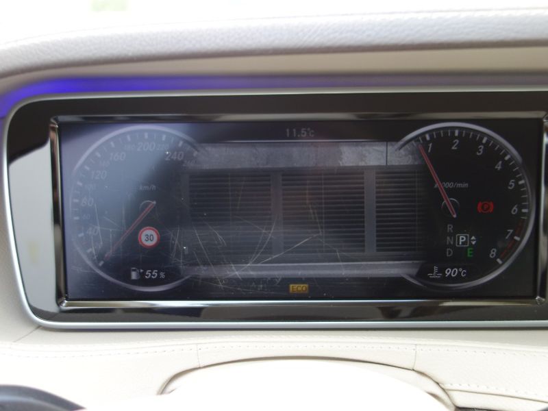 Mercedes-Benz Třídy S (2013) S500*4M*NOVÝ-MOTOR*TOP-SERVIS! - fotka 34 z 50