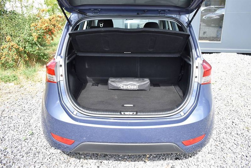 Hyundai ix20 1,4 16V 1.MAJ,AC,SERVIS AKCE - fotka 15 z 16