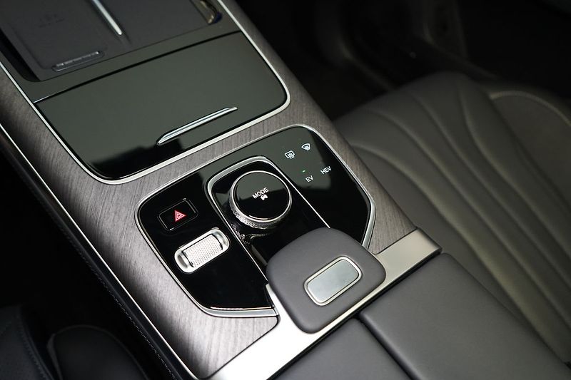Jaecoo 8 EXCLUSIVE SHS-P 3DHT AWD - fotka 30 z 39