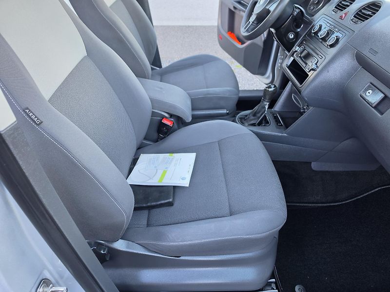 Volkswagen Caddy 1.6 TDI  - fotka 23 z 40