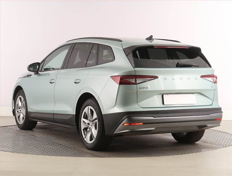 Škoda Enyaq (2022) 60 (62 kWh), SoH 93% - fotka 4 z 29