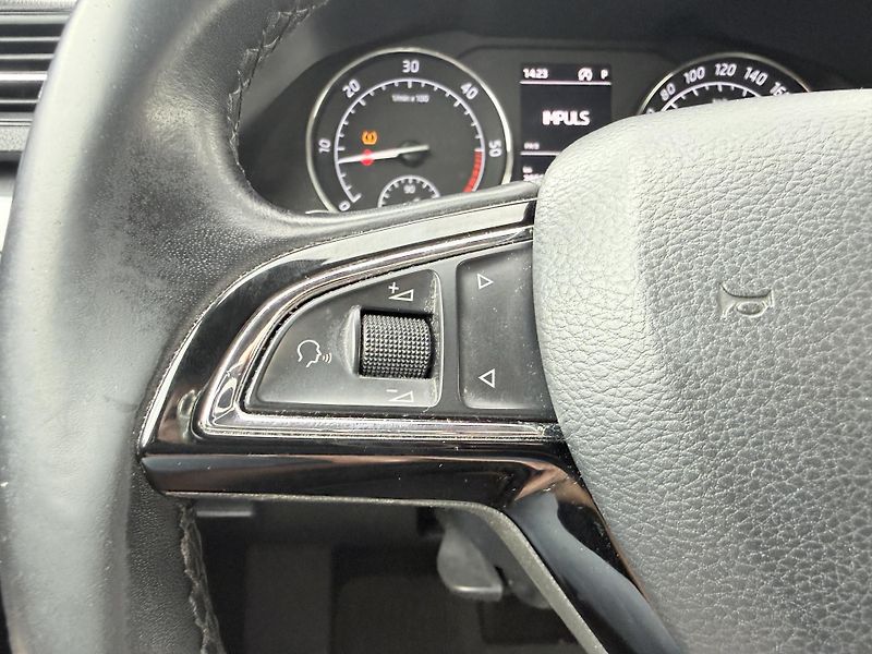 Škoda Superb 2.0 TDi 110kw - fotka 18 z 29