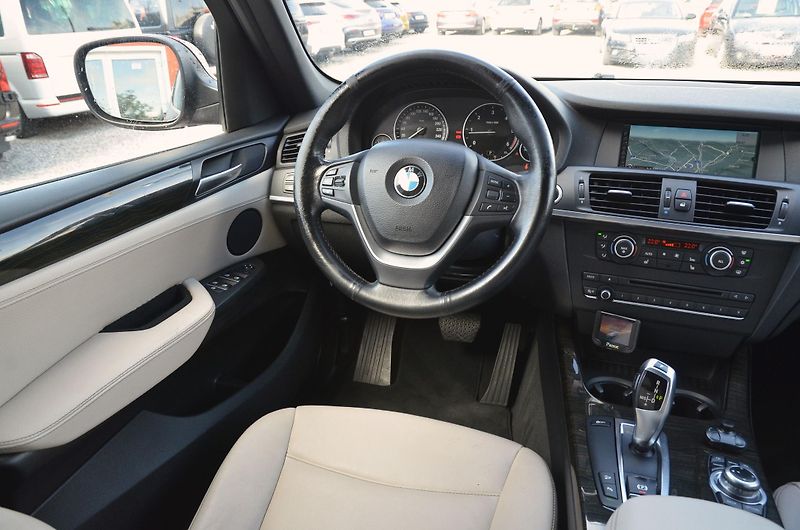 BMW X3 (2012) xDrive 20d 135kW AUTOMAT / ČR - fotka 24 z 36