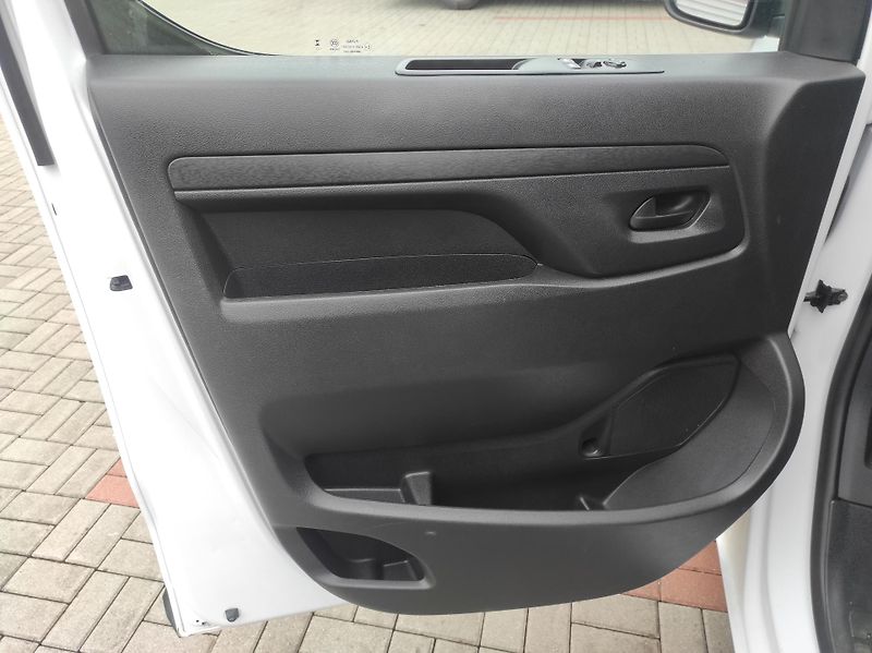 Toyota ProAce 2,0D-4D 9 míst, L2, ČR, TZ - fotka 27 z 31