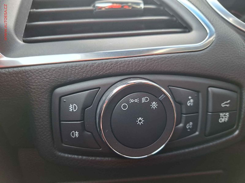 Ford Edge (2019) 2.0TDCi 4x4, 1.maj, AT, LED - fotka 14 z 24