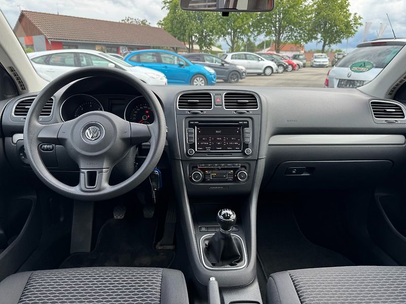 Volkswagen Golf (2010) Variant Comfortline 1.6 TDI - fotka 18 z 32