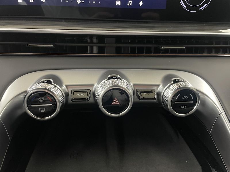 Omoda 9 (2025) Omoda 9 PHEV Premium  - fotka 37 z 56