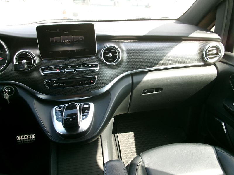 Mercedes-Benz Třídy V (2016) V 250 AVANTGARD AMG Line - fotka 24 z 33