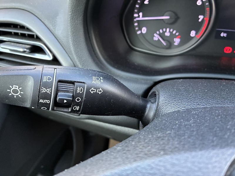 Hyundai i30 HB 1.5DPI 81kW REZERVACE - fotka 27 z 30