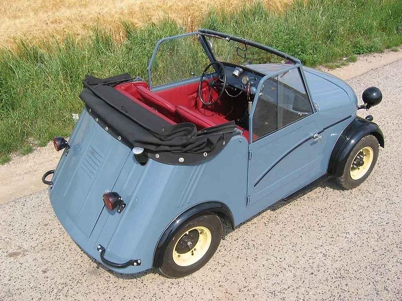 SMZ S-3A poháněl slabý dvoutaktní motor z motocyklu.