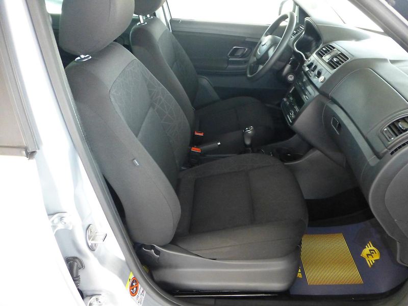 Škoda Fabia (2011) 1,2TSI*KLIMATIZ**ALU KOLA**ESP - fotka 17 z 23