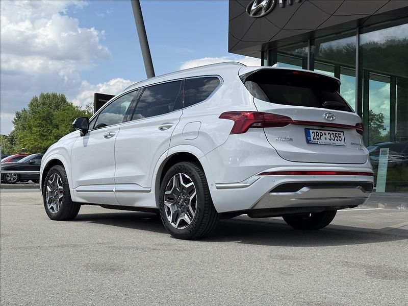 Hyundai Santa Fe 1,6 T HEV 4x4 AT 7M  Luxury - fotka 2 z 26