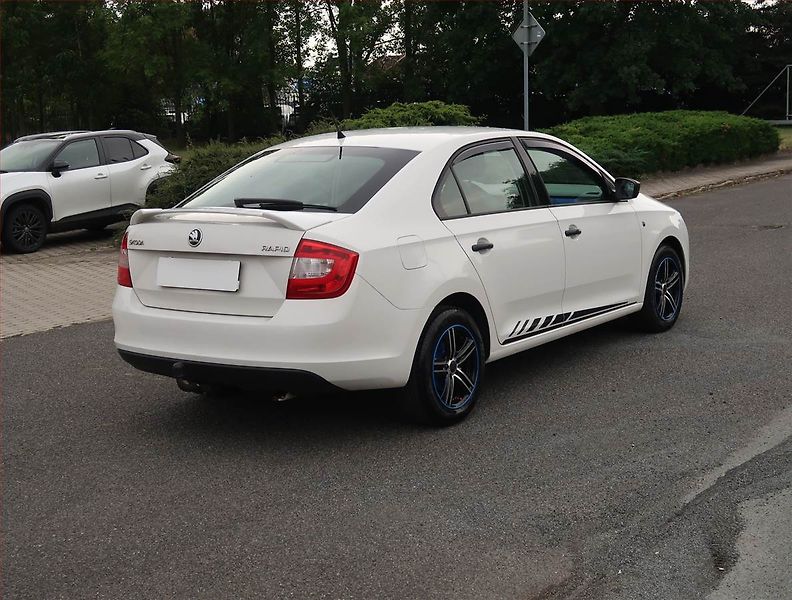 Škoda Rapid (2014) Ambition 1.6 TDI - fotka 5 z 17