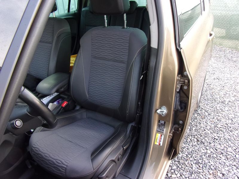 Opel Zafira (2014) 2.0CDTi96kW COSMO 7MÍST NEW ČR - fotka 9 z 10